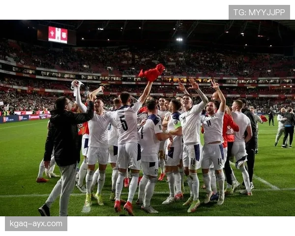 塞尔维亚强势晋级欧预赛，团队凝聚力彰显竞争力提升