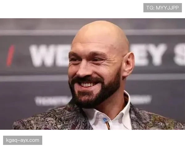 泰森·富里睡醒称体重，比我一个月工资还轻