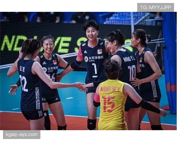 袁心玥场上像钢炮，出门像行走的奢侈品——我还在数着下个月工资